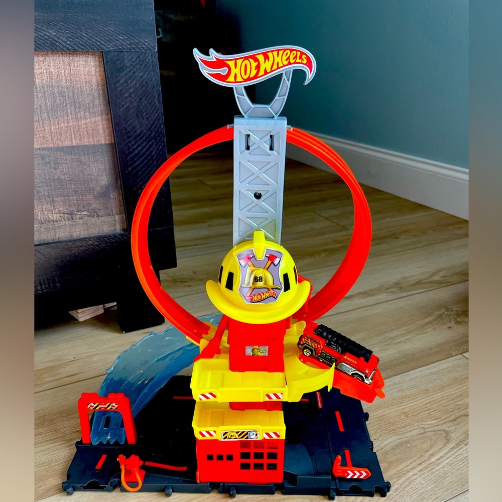 Hot Wheels Firefighter Track